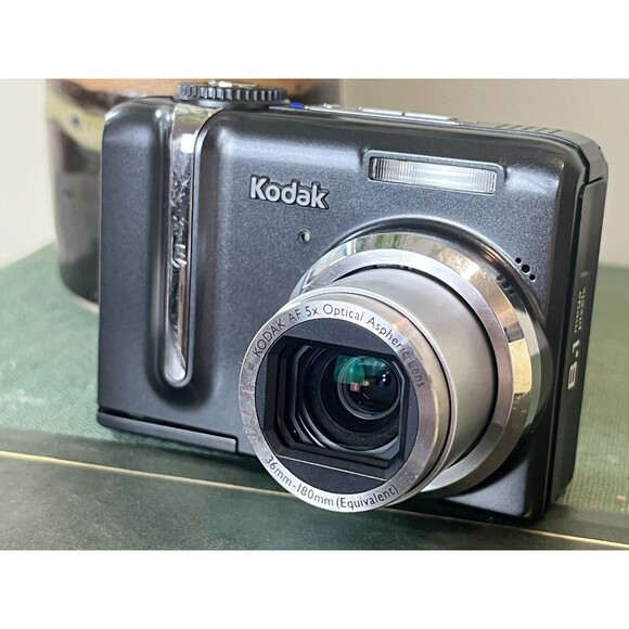 Kodak EasyShare Z885 8.1MP Digital Camera Complete W/Battery, Charger & Case - Picture 3 of 10